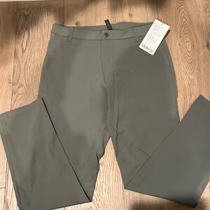 Commission pant classic never worn with tags